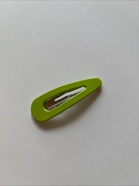Matcha Green Teardrop Snap Hair Clip
